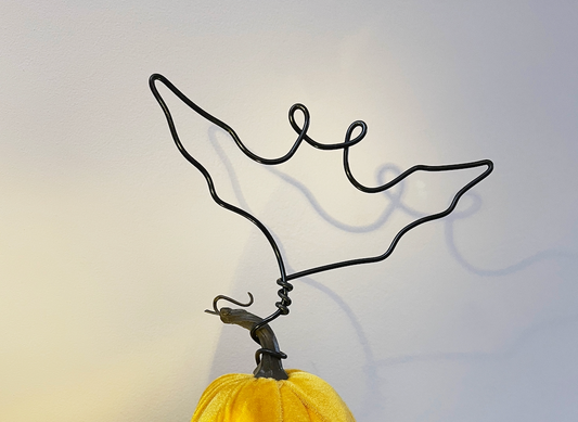 Easy DIY Pumpkin Wire Art for Halloween